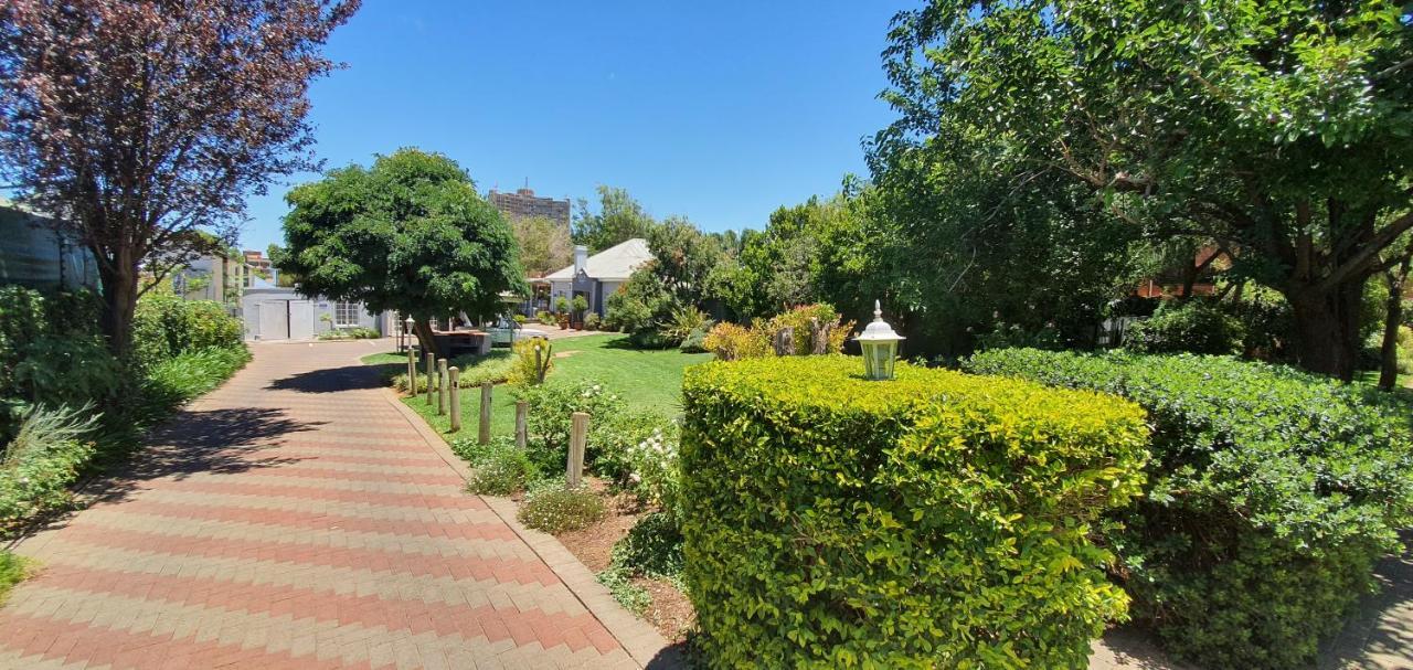 Acacia Westdene B&B Bloemfontein Exterior foto