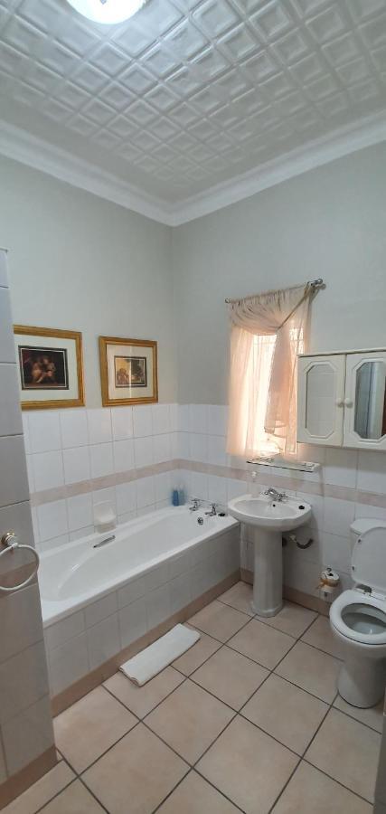 Acacia Westdene B&B Bloemfontein Exterior foto